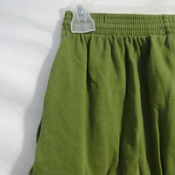 PUMA | large | Green Shorts With Pockets | Stretchy Waistband | Embroidered Logo - Picture 10 of 15